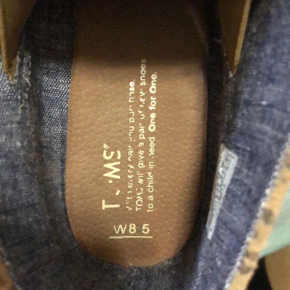 TOMS - Picture 4 of 4